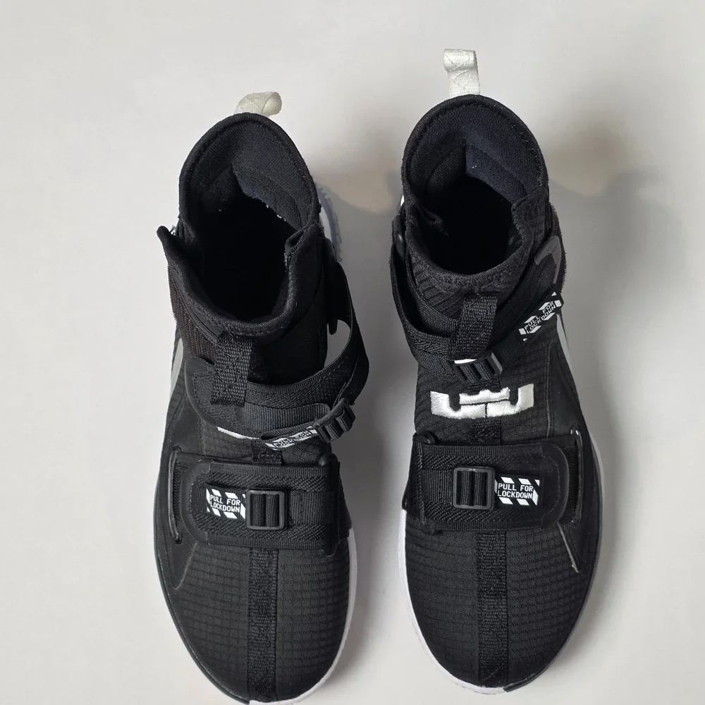 Nike LeBron Soldier 13 SFG Basketball Shoes Mens Size 8 Black and White Sneaker
